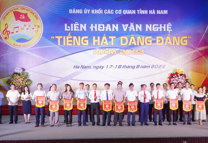 325d94eb4af498aac1e5.jpg