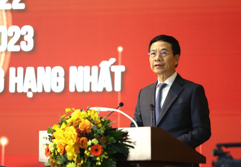 bo-truong-bo-thong-tin-va-truyen-thong20221218103004.jpg